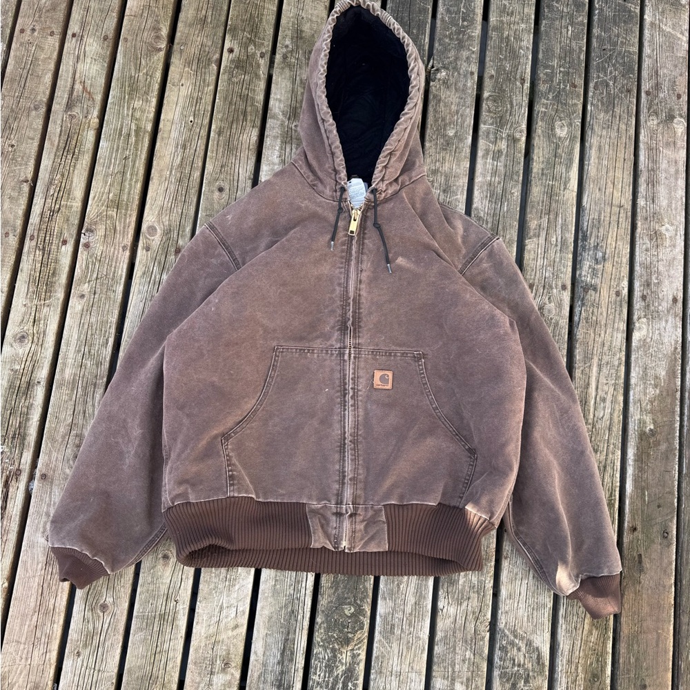 Vintage Carhartt Men’s 2003 J130 “Chestnut” Hooded Jacket